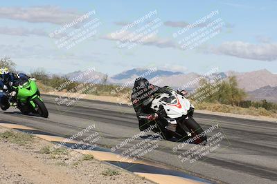 media/Nov-16-2025-Race Pace (Sun) [[8c5fa54630]]/Non Verified Riders (1st 20 Minutes)/3-Turn 3 Inside (11am)/